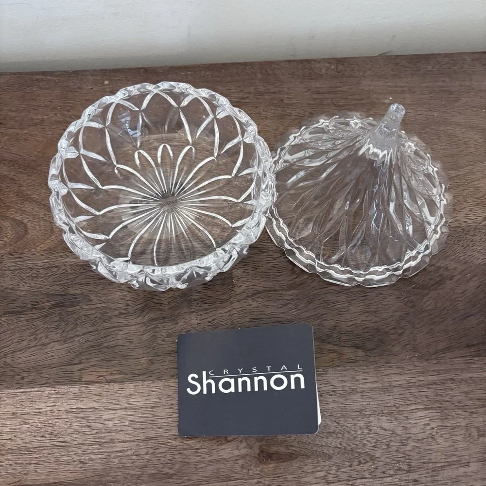 Glass Crystal Hersheys Kiss Shaped Shannon Candy Dish Trinket With Lid Clear NEW